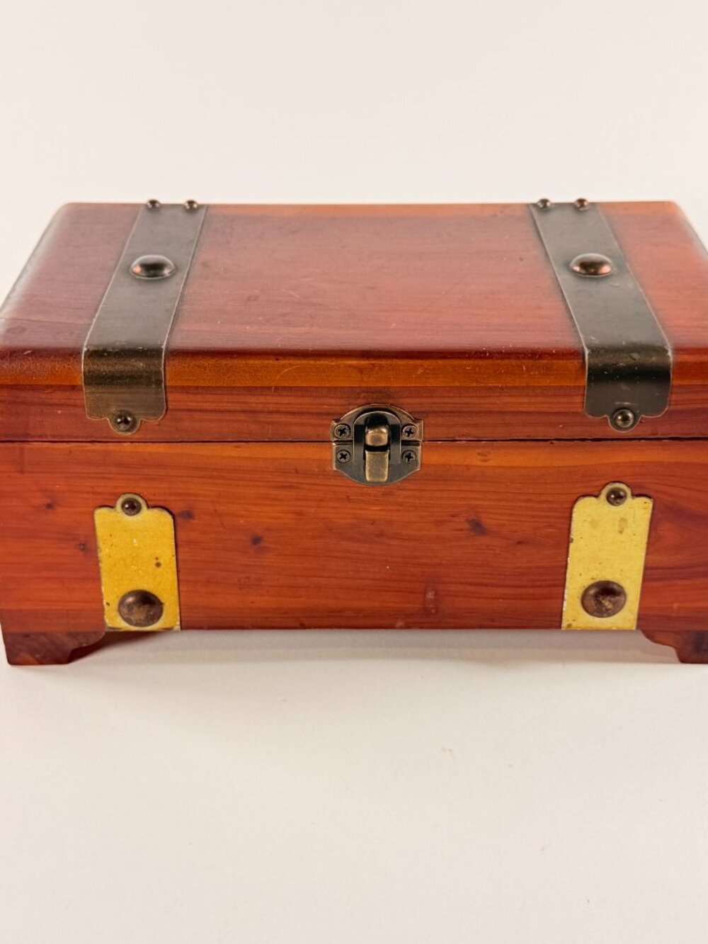 Vintage Cedar Wood Storage Box Brass Accents Hinged Lid Keepsake Chest Decor